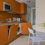 アパート Cubo's Side Patos & Parking ベナルマデナ